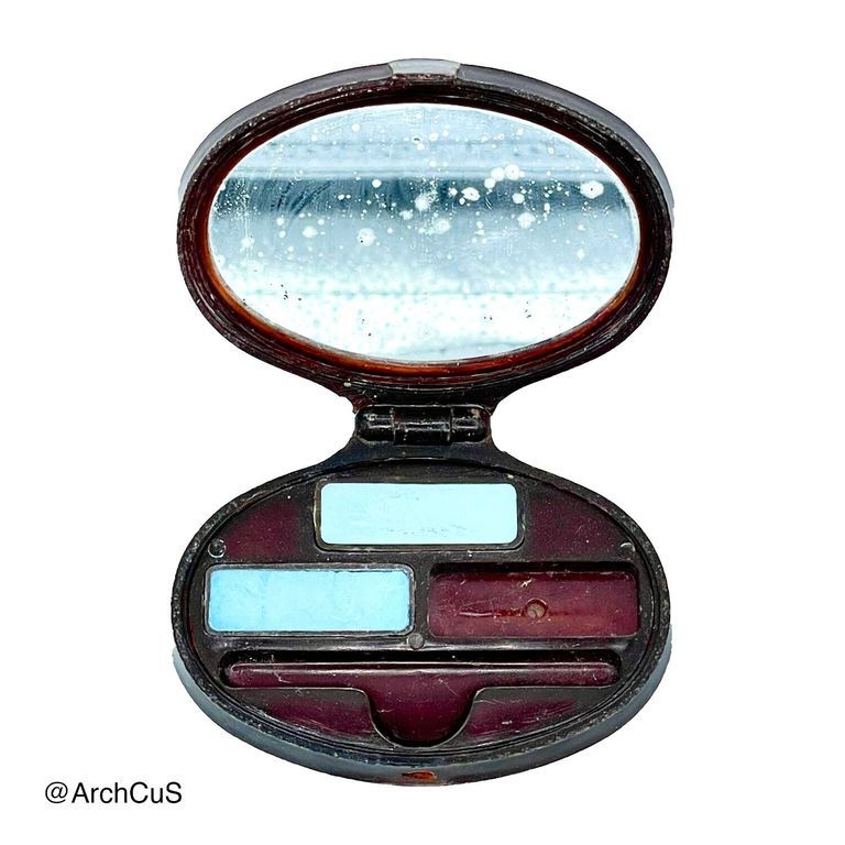"Mary" eye-shadow compact - Image 2