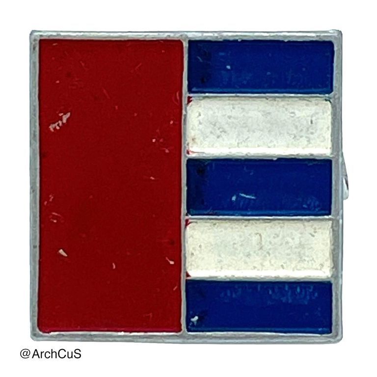 "Cuba Socialista" Enamel Pin — Red Field with Cuban-Flag Stripes