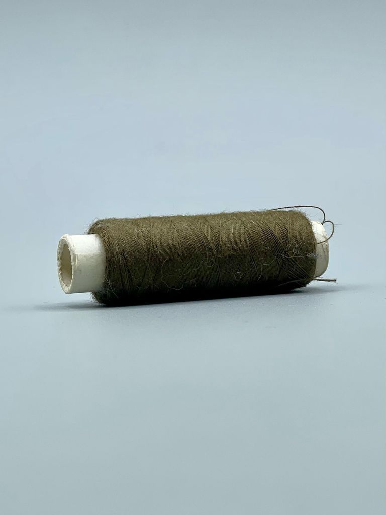 Spool of sewing thread, brown - Image 3