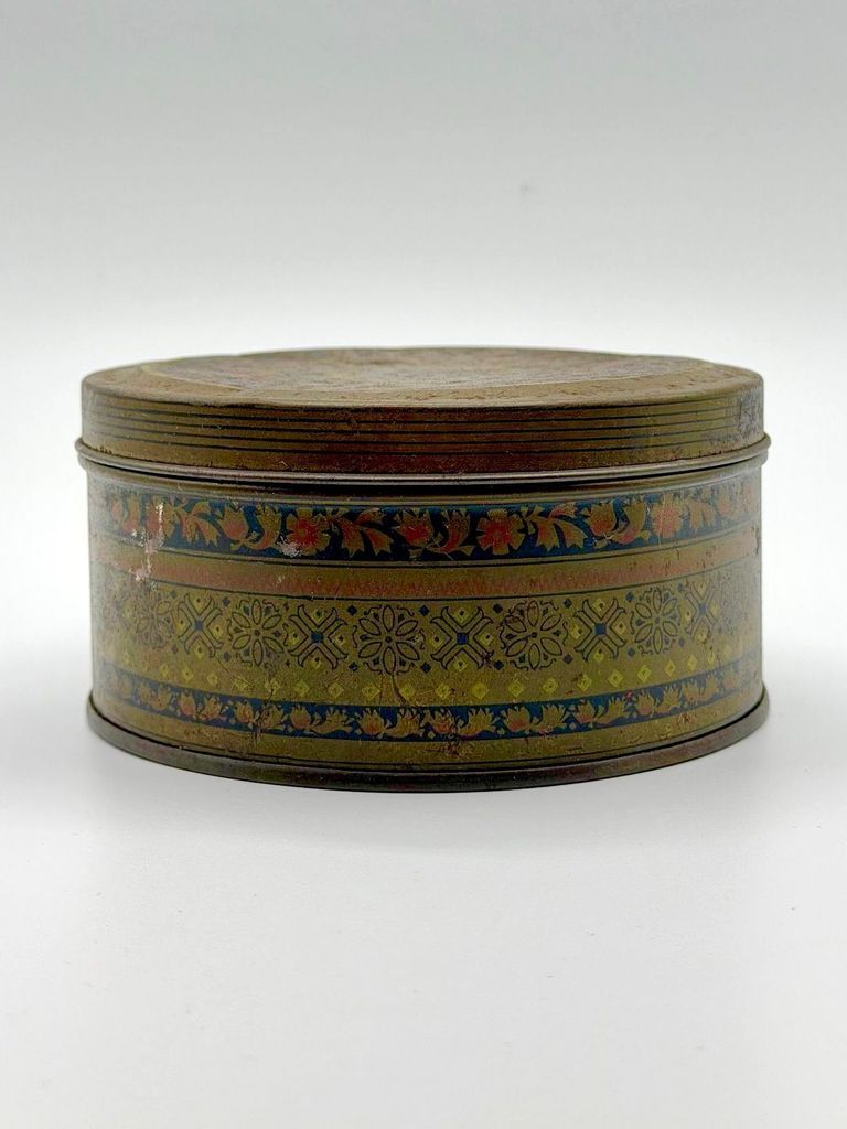Decorative lithographed tin (round slip-lid canister) - Image 2
