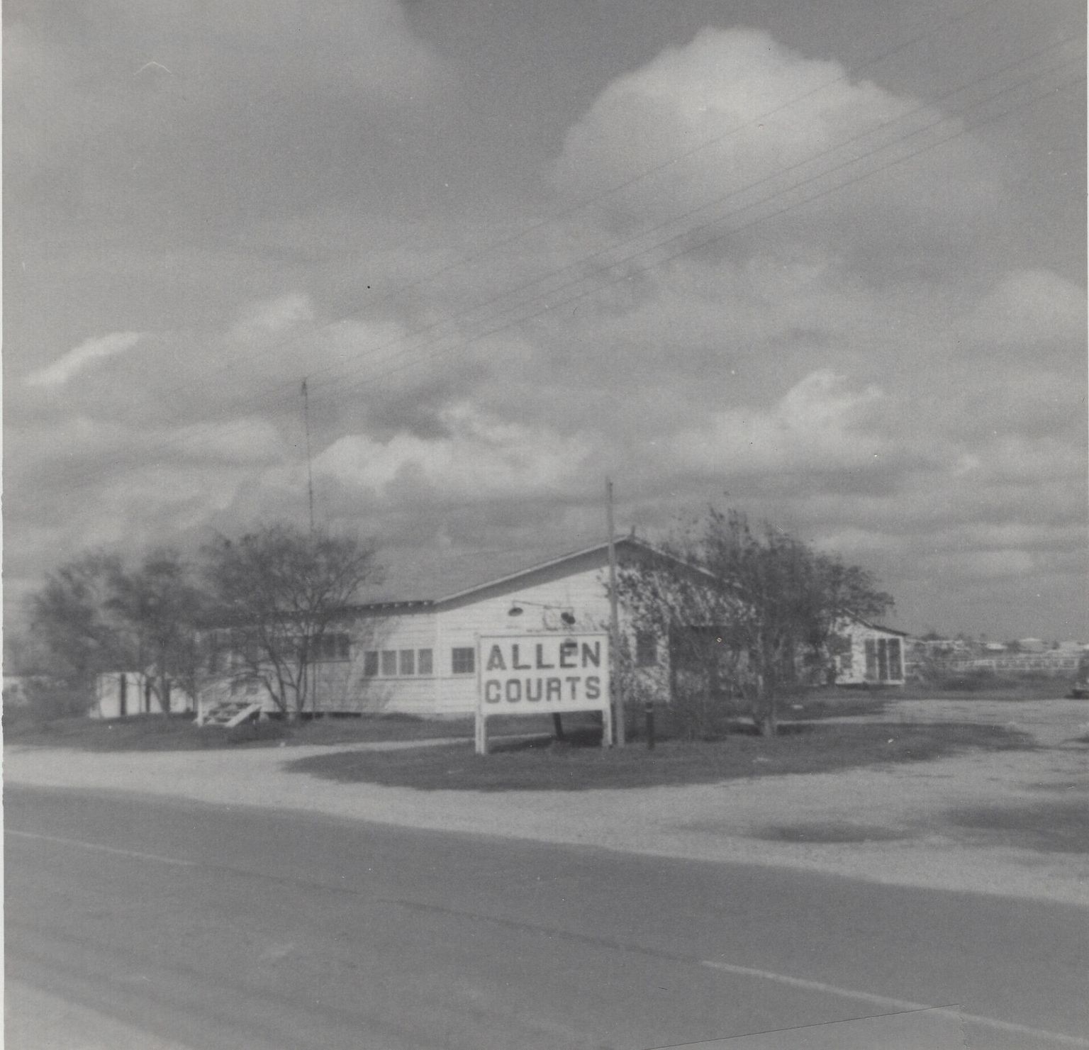Allen Courts