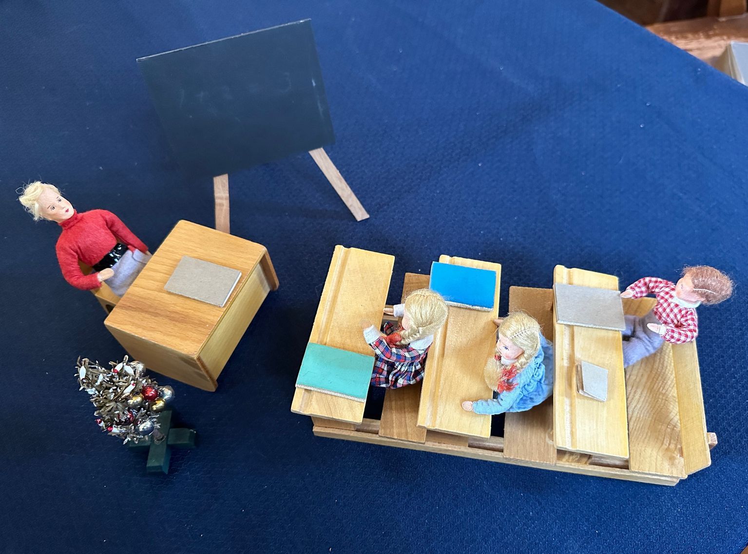 Display pieces