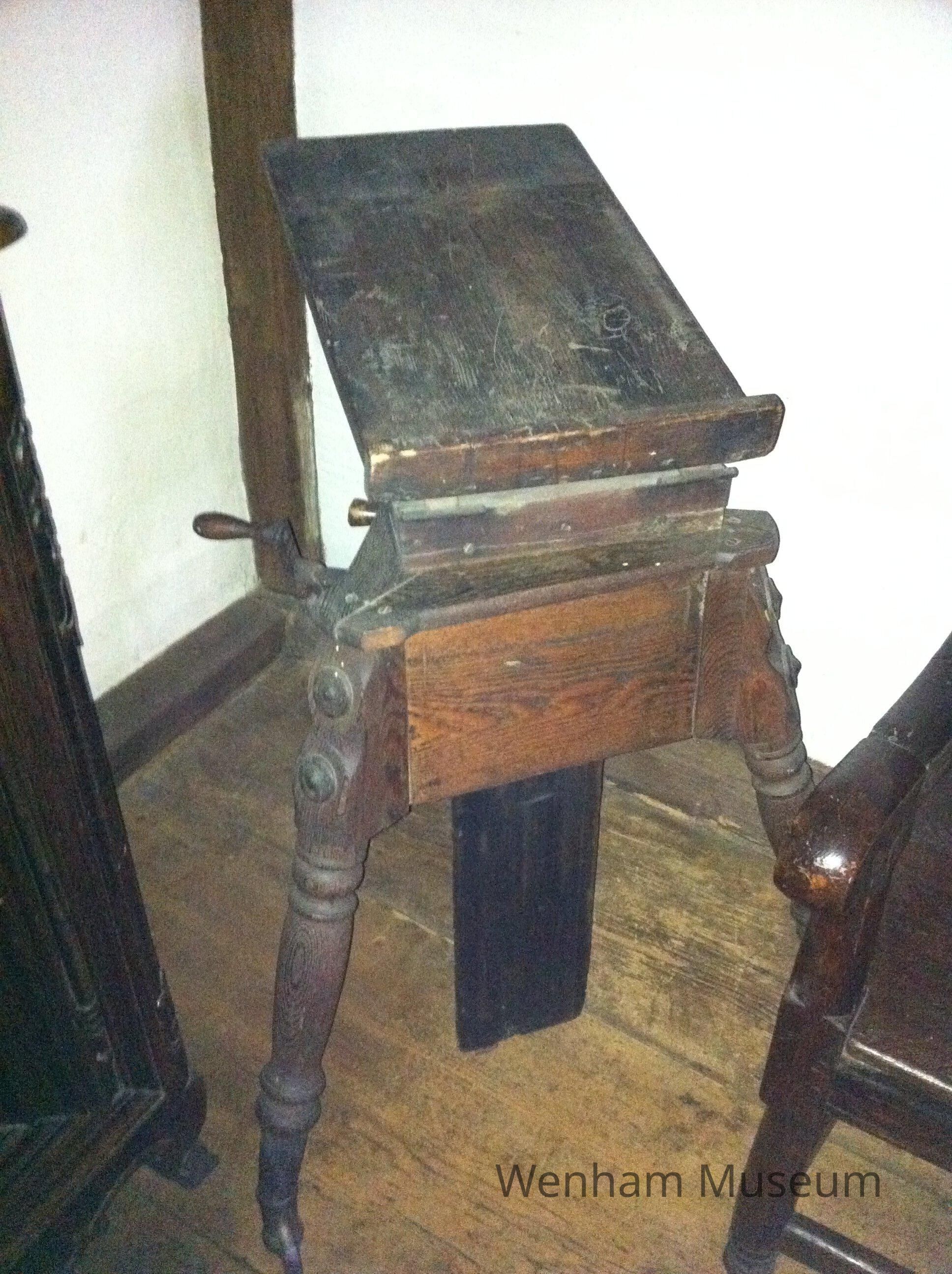          Bookstand picture number 1
   