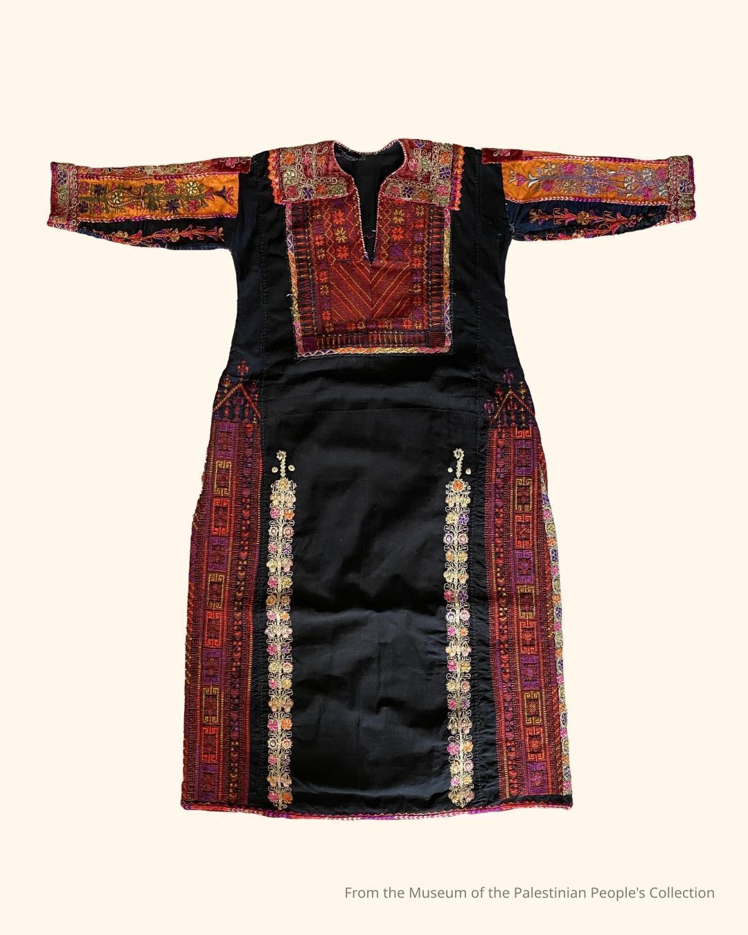 Black Na'ani Dress, Thobe al-Na'ani (1930s-1940s) picture number 1