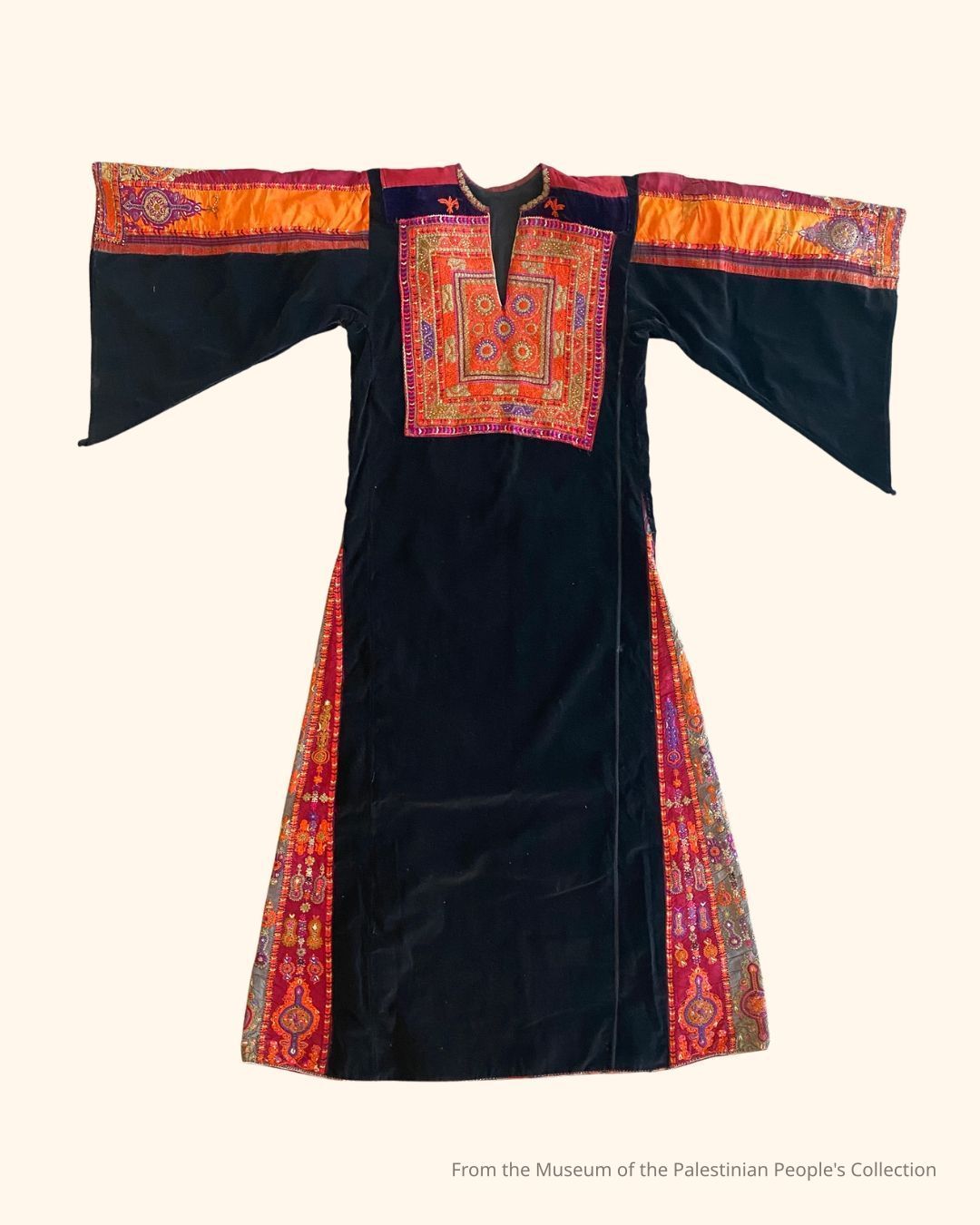 Bethlehem Dress (Mid to Late 20th Century) picture number 1