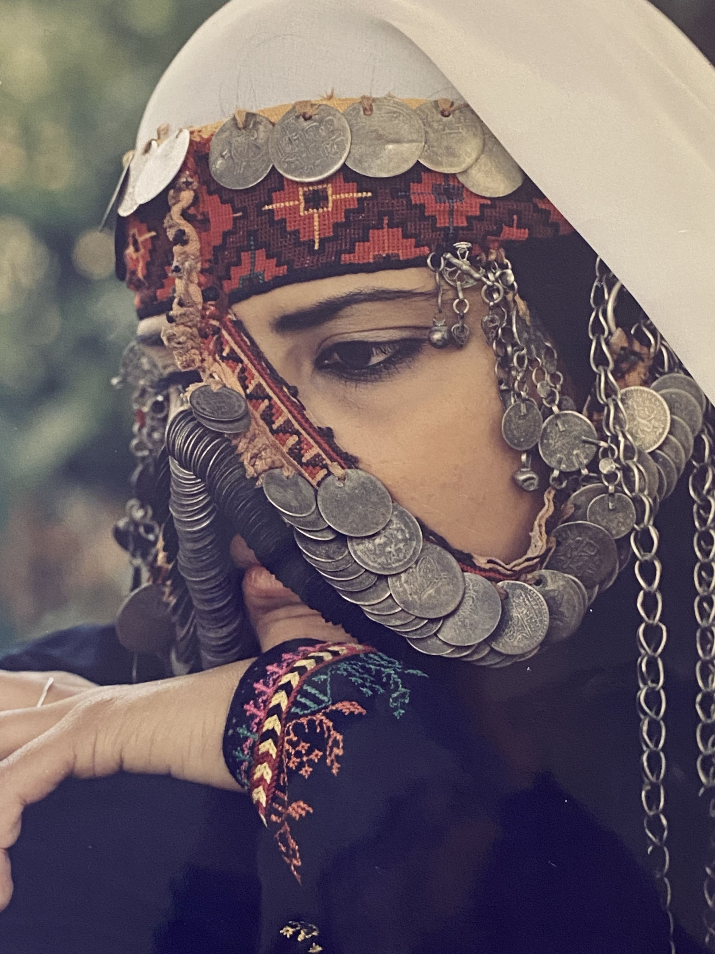Woman in Bir Saba Ensemble (1980s) picture number 1