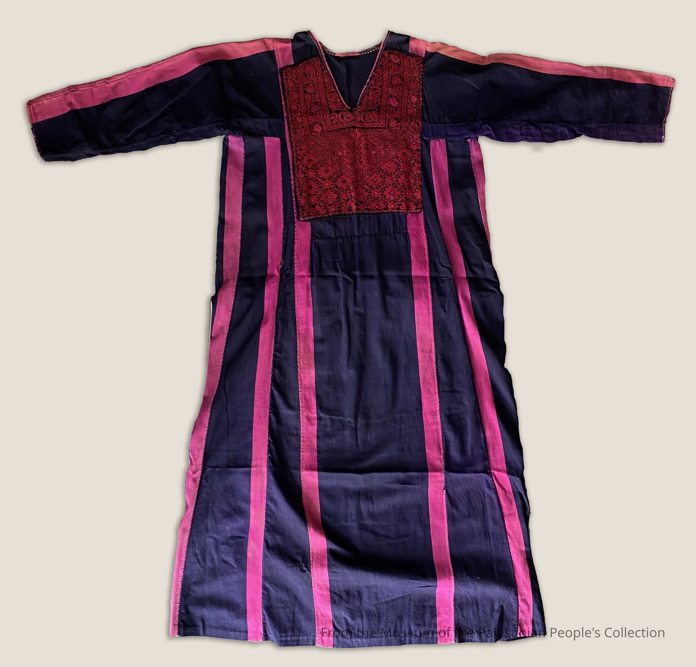 Majdal - Asdud Dress (Mid 20th Century) picture number 1