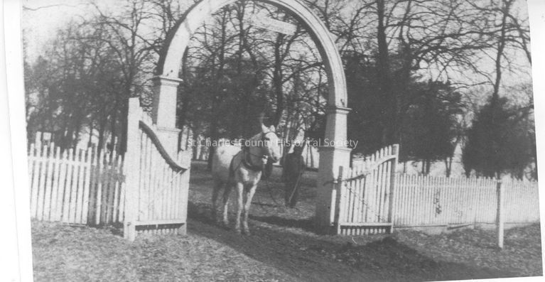 Copyright: St. Charles County Historical Society; Origsize: 6 1/2  x 4 1/4; Origformat: Print-Photographic
