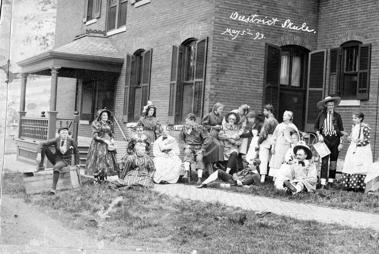 Copyright: St. Charles County Historical Society; Origsize: 6 1/2  x 4 1/4; Origformat: Print-Photographic