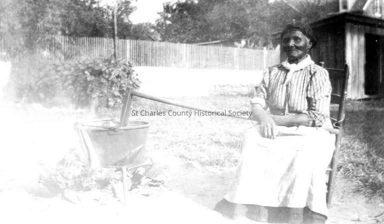 "Aunty Buntting" - 1910 The Kemper Home - 5th & Clark Streets