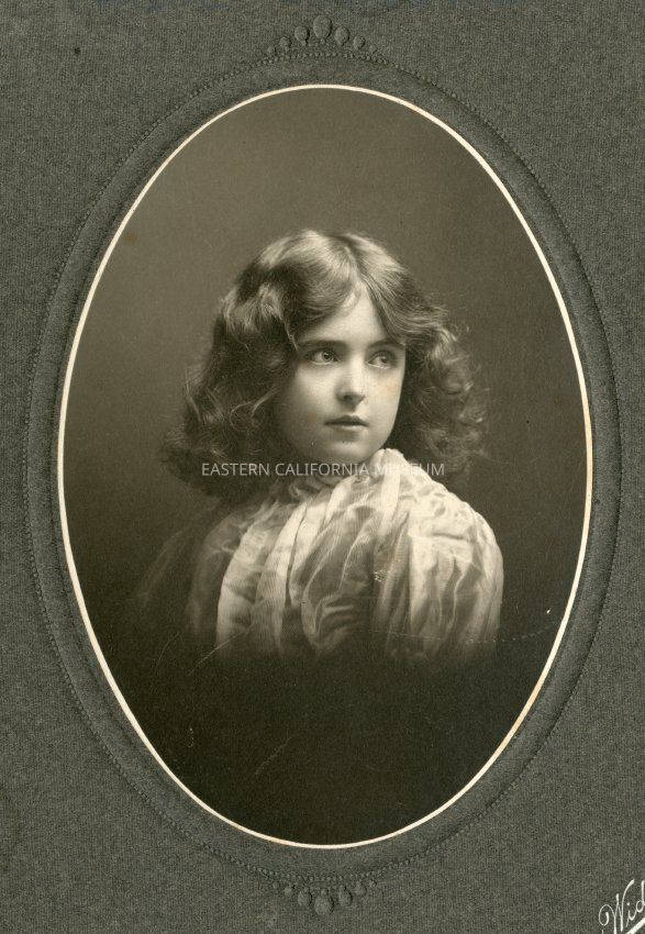 Helen Gunn Edwards Collection