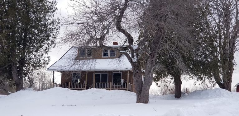          The home of Everett and Flora Case Grant, Station Road, Marion, Maine.
   