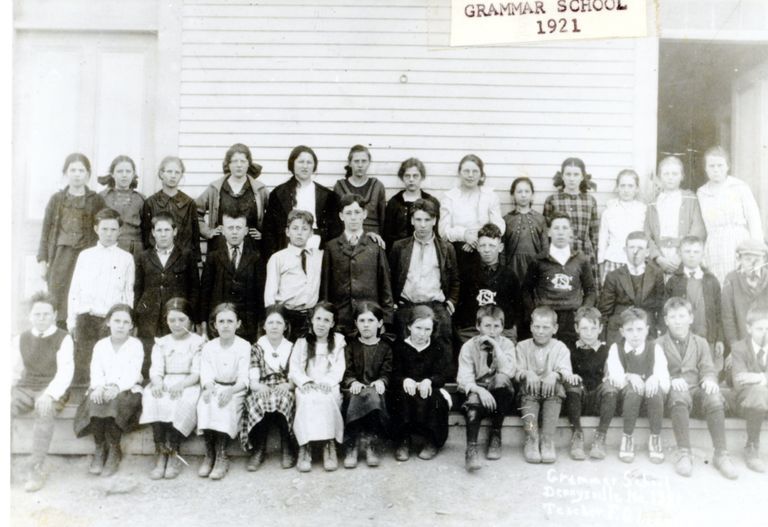          Dennysville Grammar School 1921 picture number 1
   