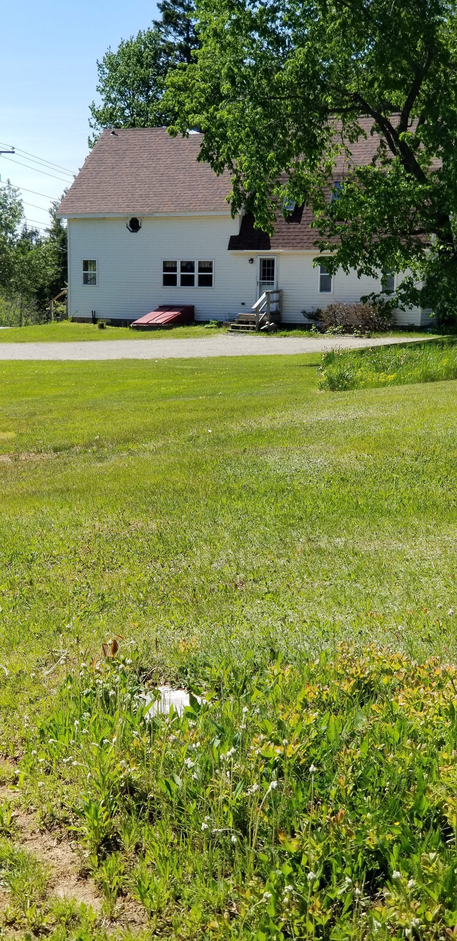 Hayward House, Edmunds, Maine; The grave of little Annie Stanhope lies in the grounds of the Hayward House beside U.S. Route 1 in Edmunds, Maine.