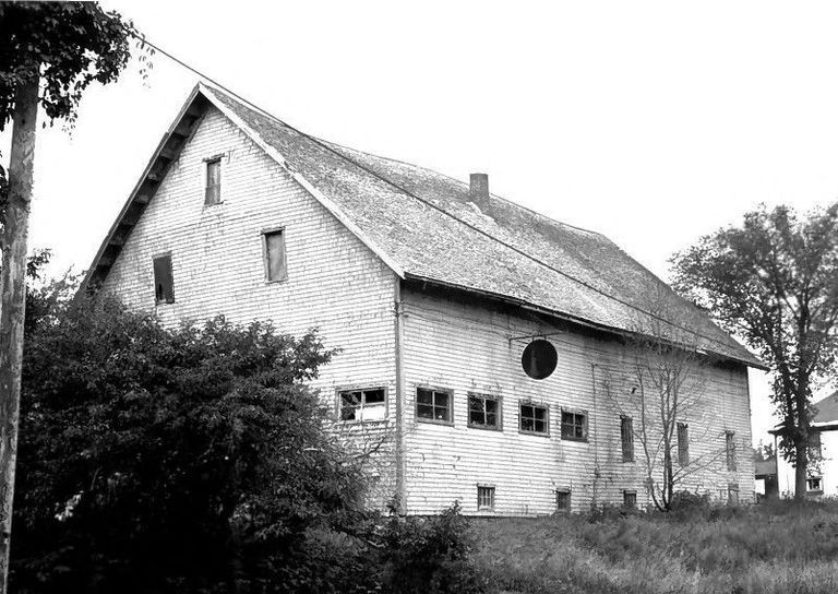          John Allan's Livery Stable, The Lane, Dennysville, Maine, in 1980.; John Allan's livery stable, built in 1896, became Ken Hodgdon's Studebaker Garage in the 1930's
   