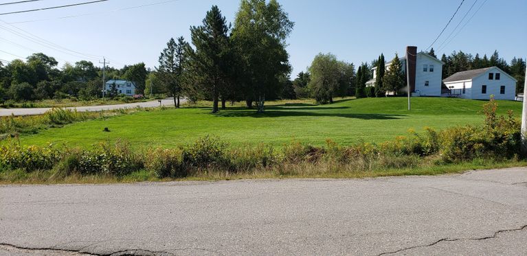          Location of two Dudley houses in 1881; Both R.H. and J.D. Dudley once lived in adjacent houses on this corner in 1881, replaced by the current house in the 1970's.
   