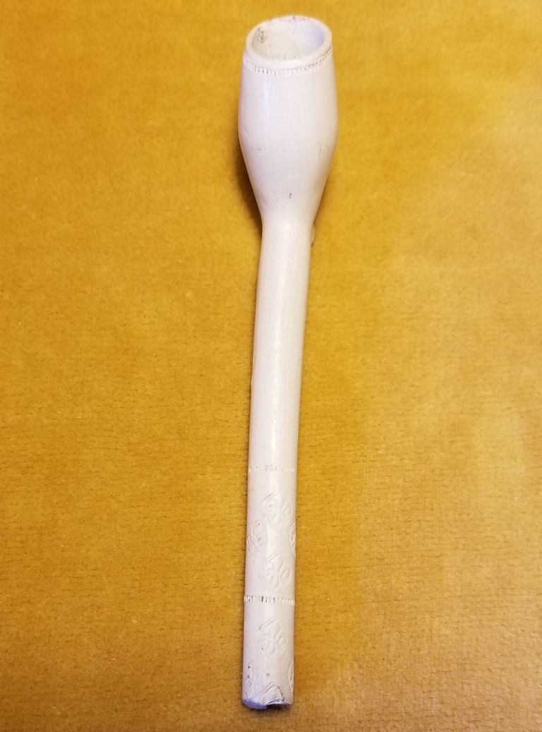          French clay pipe, seventeenth century
   